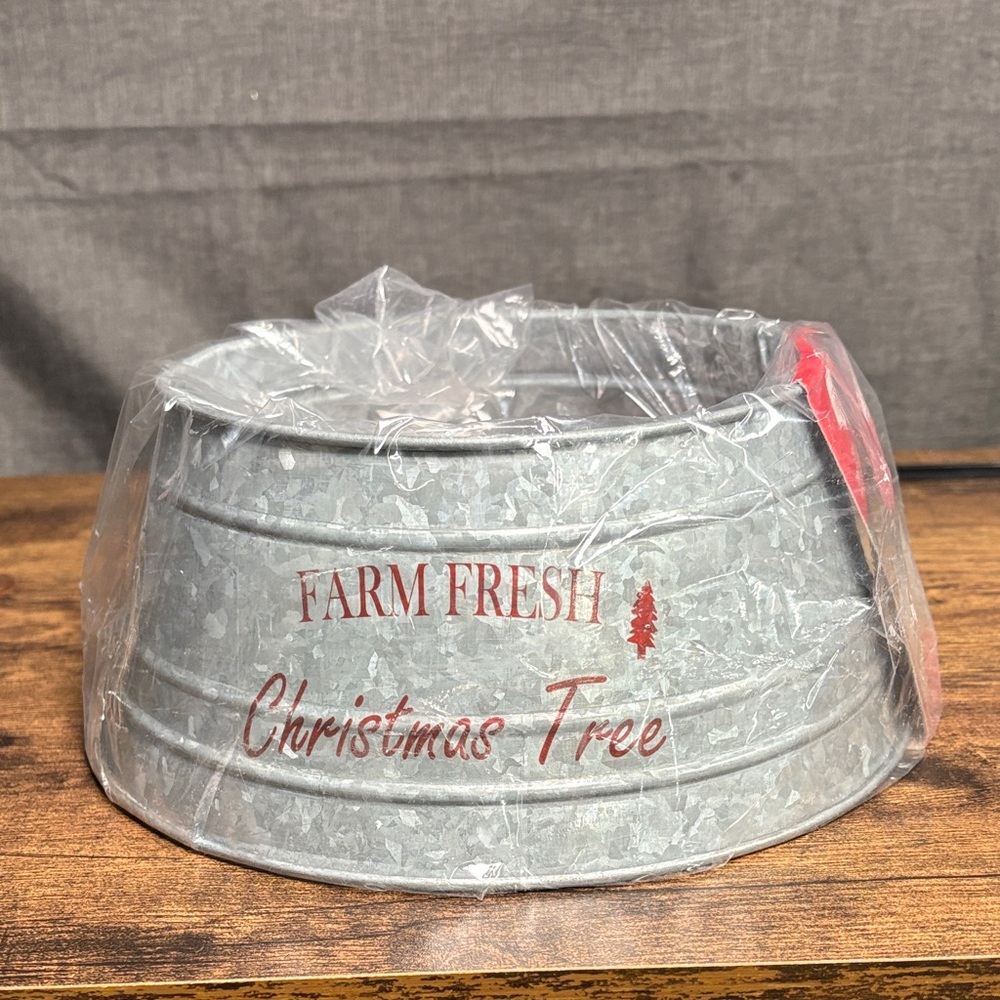Holiday Time Silver Christmas Tree Collar with Red Accents